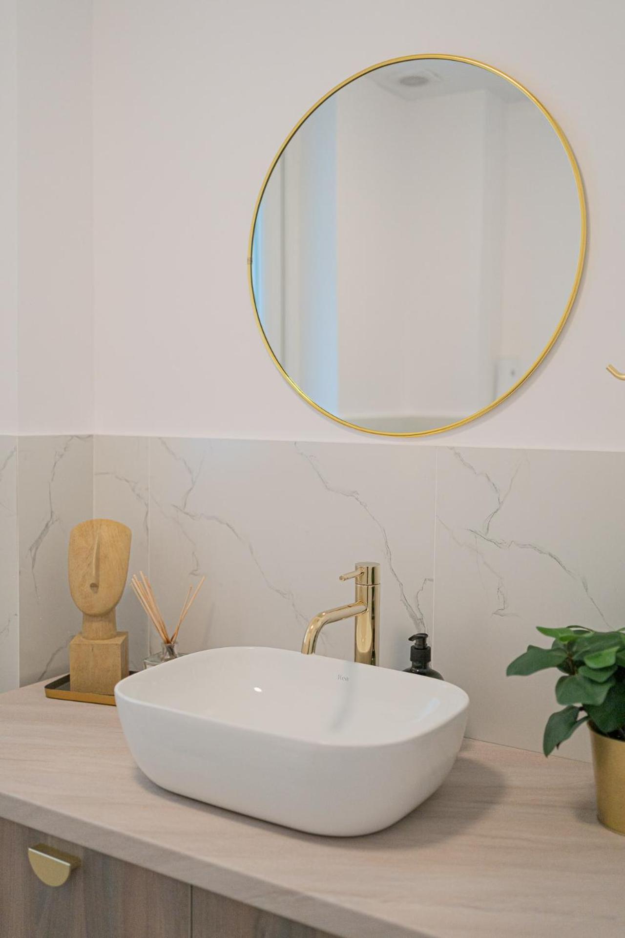 Loggia & Luxe 5Br Penthouse In Universitatii Area Бухарест Экстерьер фото