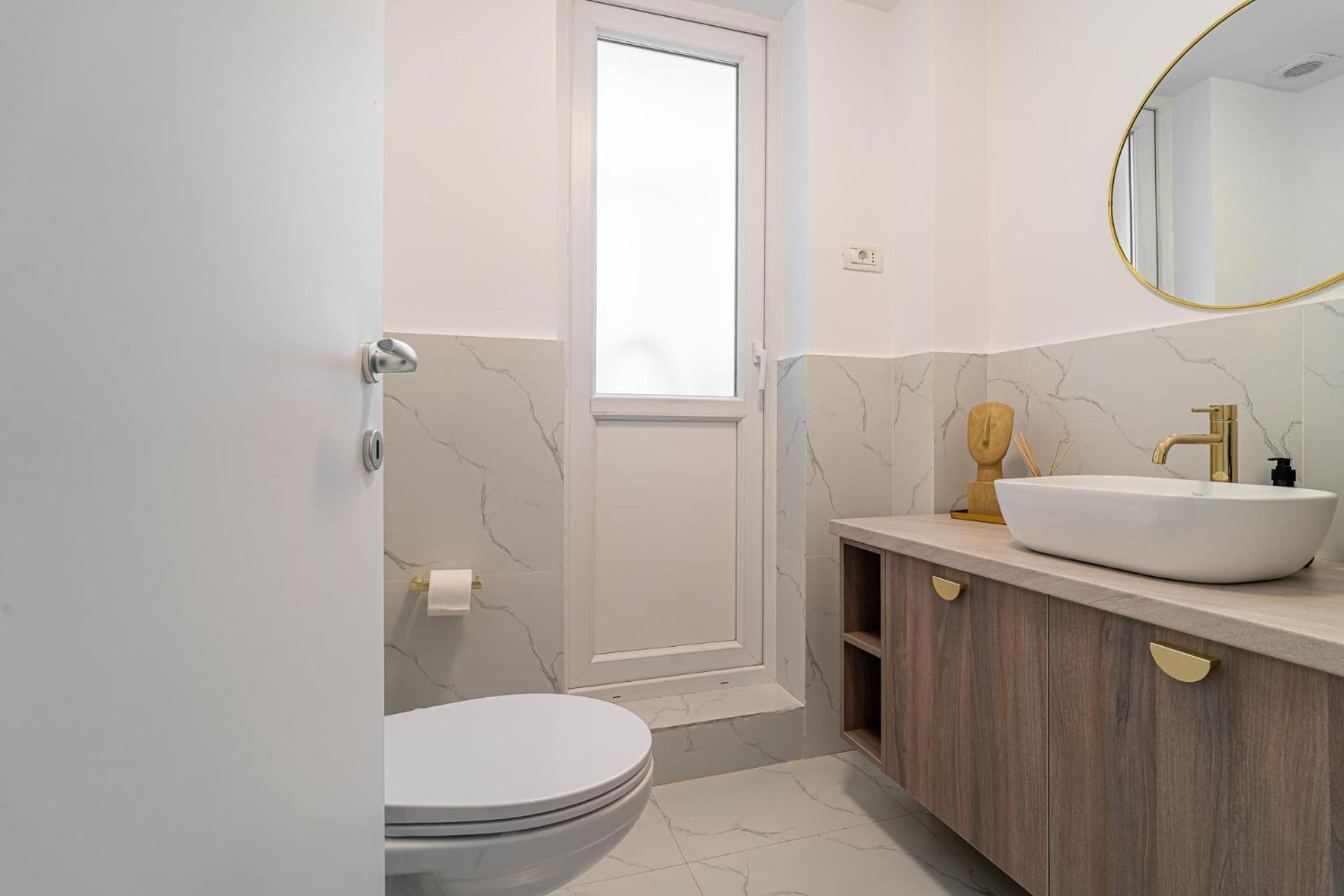 Loggia & Luxe 5Br Penthouse In Universitatii Area Бухарест Экстерьер фото