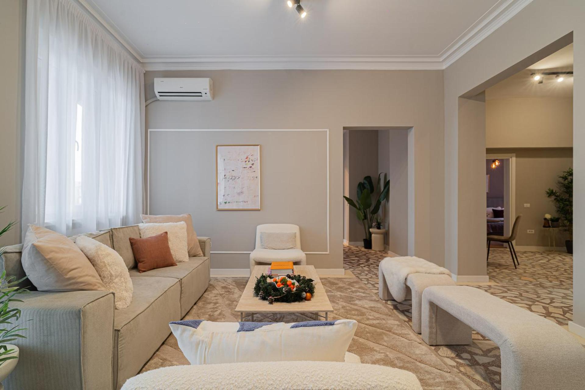 Loggia & Luxe 5Br Penthouse In Universitatii Area Бухарест Экстерьер фото