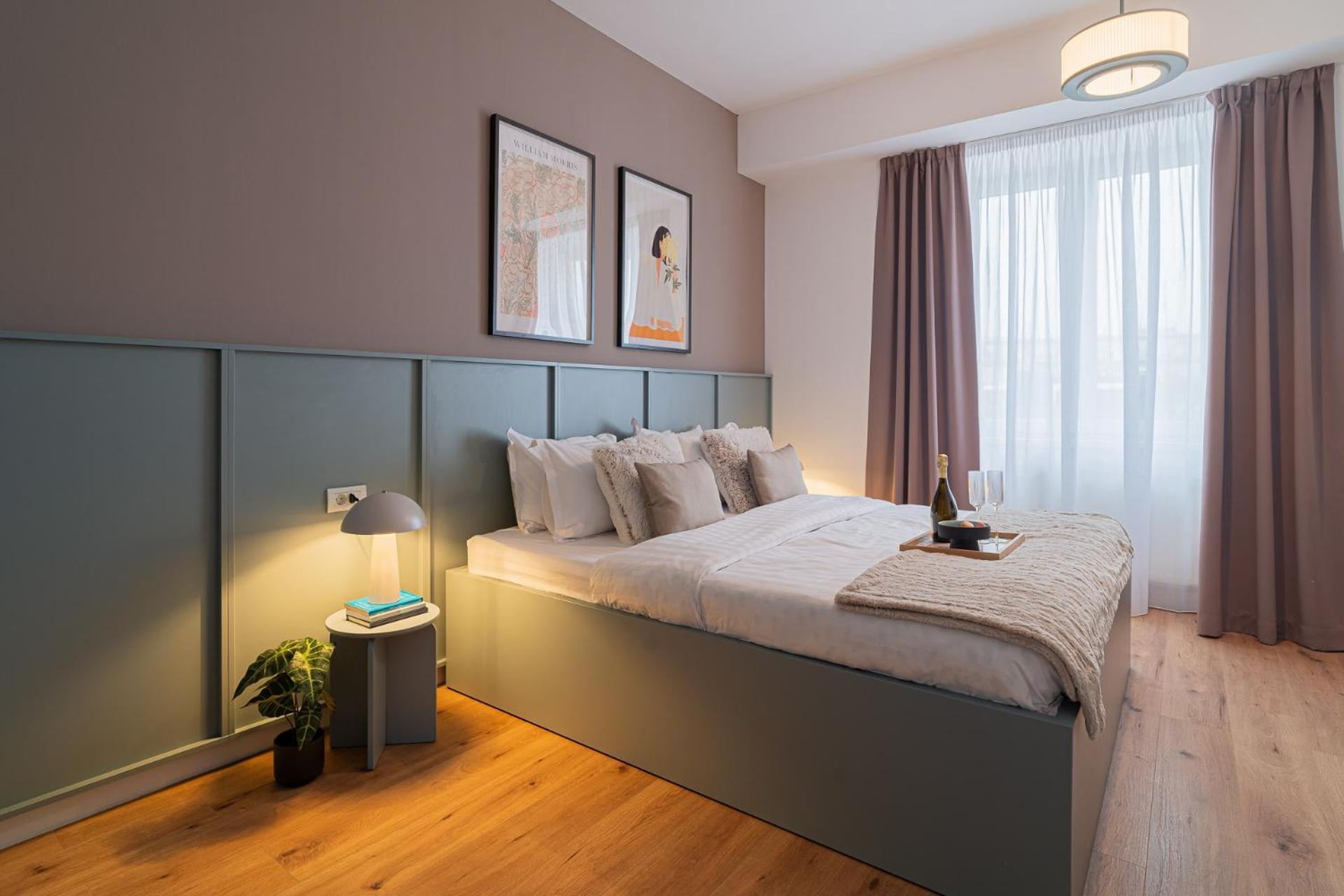 Loggia & Luxe 5Br Penthouse In Universitatii Area Бухарест Экстерьер фото
