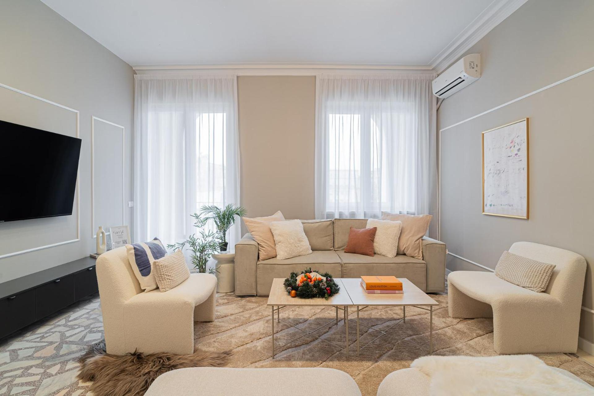 Loggia & Luxe 5Br Penthouse In Universitatii Area Бухарест Экстерьер фото